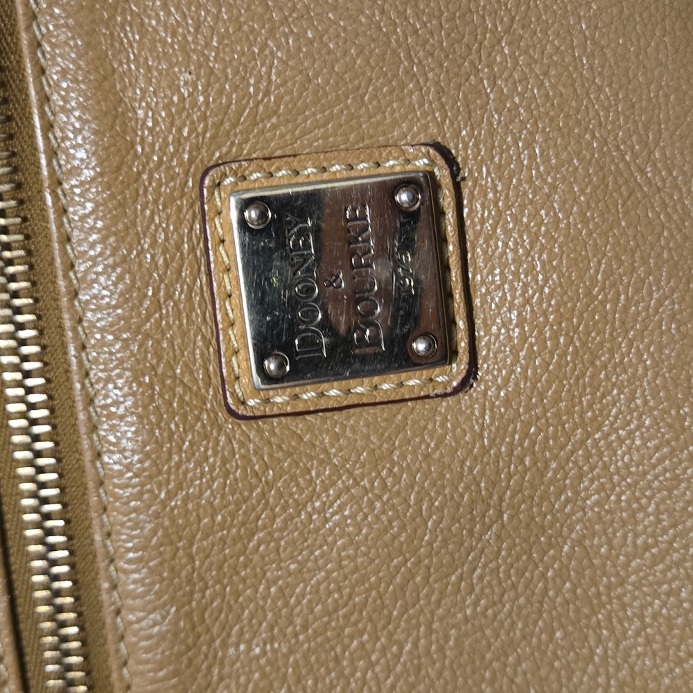 Dooney And Bourke‎ Tan Leather Hand Bag - Picture 2 of 4